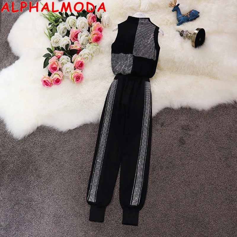 ALPHALMODA Chic Crystal Knitting Tank Top + Pants Woman 2pcs Set Heavy Work Diamond Geometric Pattern Vest +Binder Pants Suit
ALPHALMODA Chic Crystal Knitting Tank Top + Pants Woman 2pcs Set Heavy Work Diamond Geometric Pattern Vest +Binder Pants Suit