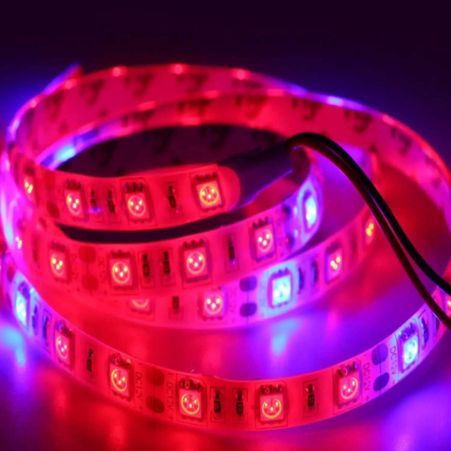 50M LED Plant light Strip 12V 5050 Chip 60LED/M Full-Spectrum LED light strip, suitable for hydroponic plant Growth light strip
50M LED Plant light Strip 12V 5050 Chip 60LED/M Full-Spectrum LED light strip, suitable for hydroponic plant Growth light strip
