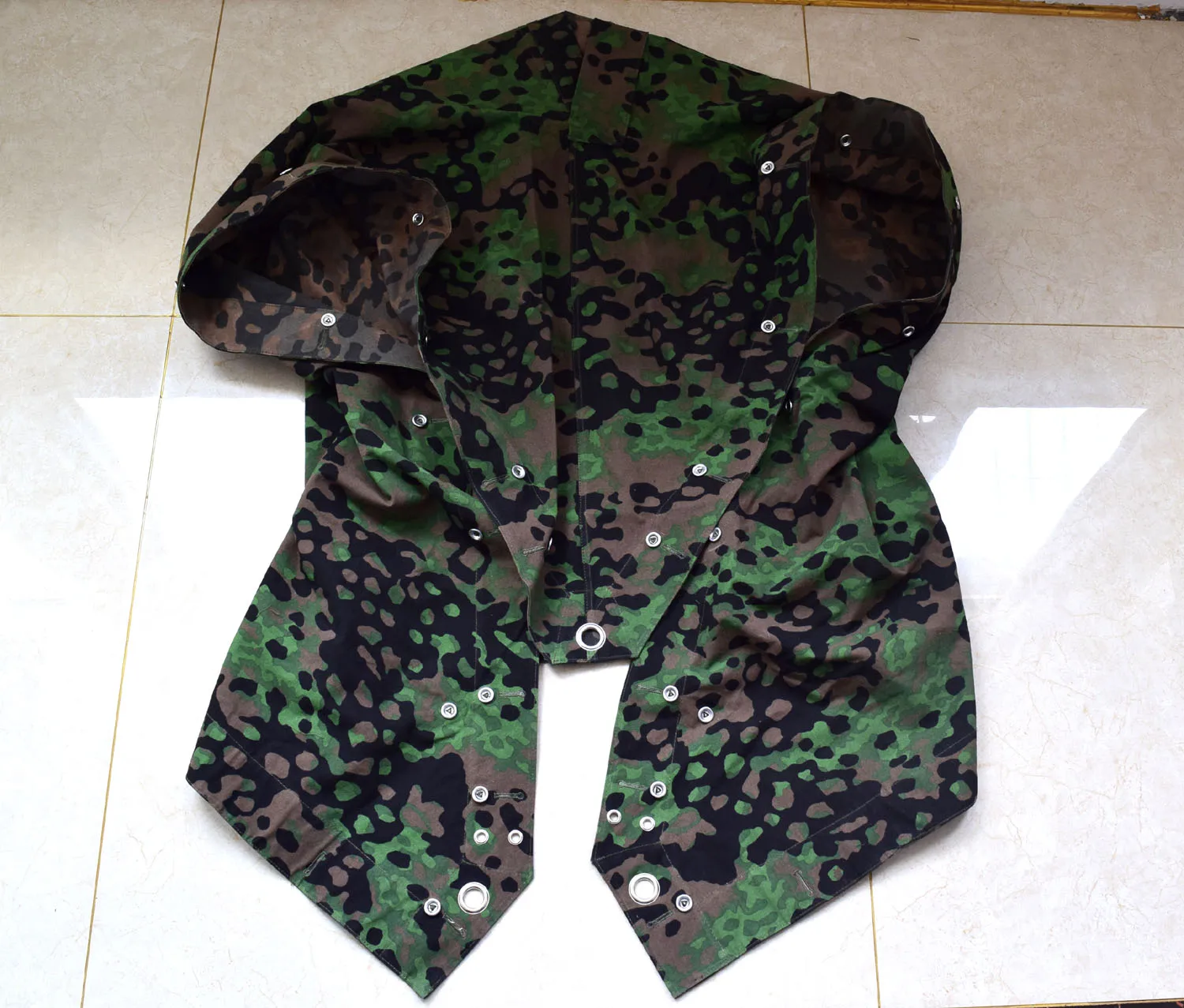 

Replica REVERSIBLE WWII WW2 German Camouflage Plane Tree Color tent cloth Poncho Mlitary Reenactments　