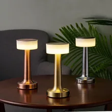 Retro Bar Table Lamp LED Desktop Night Light Rechargeable Creative Touch Metal Table Lamp Eye Protection Bedside Lights Mesa Luz
Retro Bar Table Lamp LED Desktop Night Light Rechargeable Creative Touch Metal Table Lamp Eye Protection Bedside Lights Mesa Luz