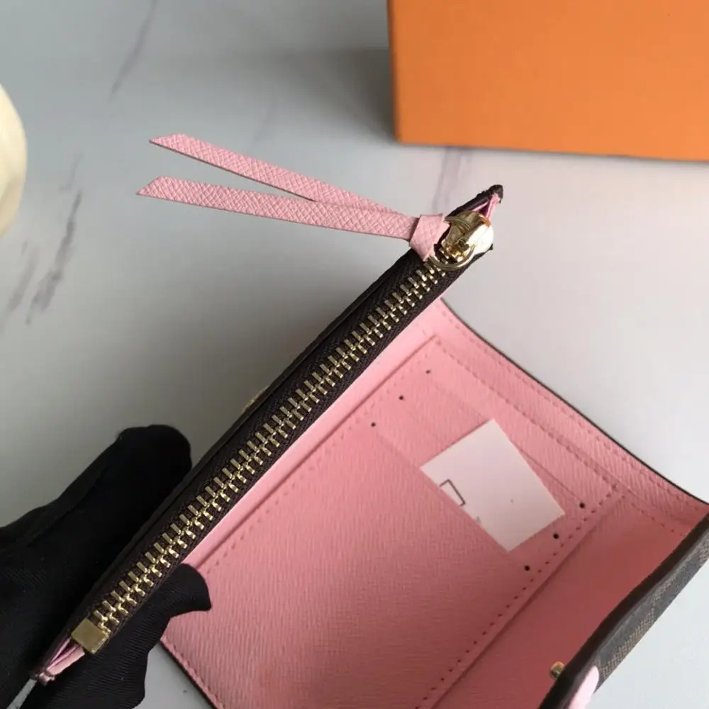 Women's Designer Print/Plaid with Colorful Linning Leather Short Tri-Fold Buckle Clutch Wallet Card Holder Ladies Purse Coin Bag
Women's Designer Print/Plaid with Colorful Linning Leather Short Tri-Fold Buckle Clutch Wallet Card Holder Ladies Purse Coin Bag