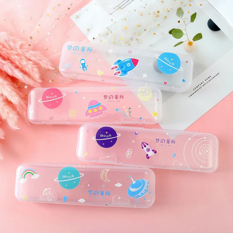 1 Pcs Simple Planet Rocket Space Rabbit Sakura PP Transparent Pencil Case Pencil Box Storage Box Stationery Office School Gift
1 Pcs Simple Planet Rocket Space Rabbit Sakura PP Transparent Pencil Case Pencil Box Storage Box Stationery Office School Gift