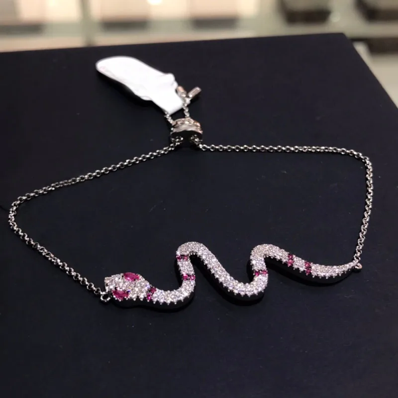 UMGODLY Luxury Brand High Quality Snake Bracelet with Red Eyes Cubic Zirconia for Women Girls Gift Monaco
UMGODLY Luxury Brand High Quality Snake Bracelet with Red Eyes Cubic Zirconia for Women Girls Gift Monaco