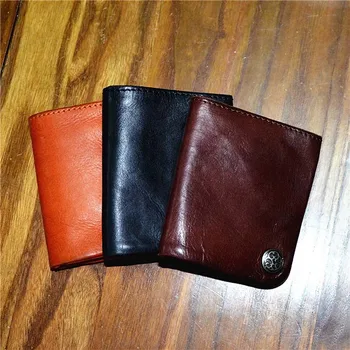 AETOO Leather vegetable tanned purse wall wash old retro caramel men and women wallet
AETOO Leather vegetable tanned purse wall wash old retro caramel men and women wallet