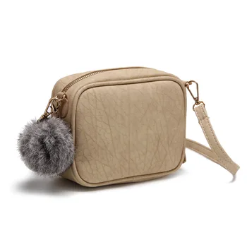 2020 New Handbag Fashion Trend Small Shoulder Bags with Fur Ball Messenger Bag for Women Casual Mini Sweet Crossbody Bags
2020 New Handbag Fashion Trend Small Shoulder Bags with Fur Ball Messenger Bag for Women Casual Mini Sweet Crossbody Bags
