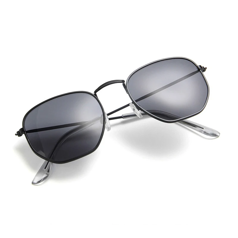 Vintage Street Shot Fashion Women Sunglasses For Dress Up Retro Trend Female Girl Sun Glasses Alloy Frame Eyewear UV400 Eyeglass
Vintage Street Shot Fashion Women Sunglasses For Dress Up Retro Trend Female Girl Sun Glasses Alloy Frame Eyewear UV400 Eyeglass