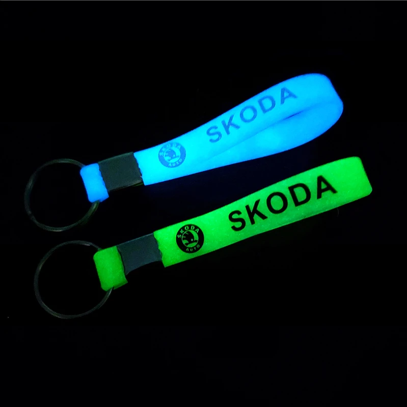 Luminous Key Holder Gift Key chains KeyRings For Skoda Octavia A5 A7 Fabia Superb Car-Styling Badge Accessories
Luminous Key Holder Gift Key chains KeyRings For Skoda Octavia A5 A7 Fabia Superb Car-Styling Badge Accessories
