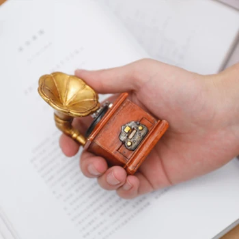 Cute Resin Toys For Babyroom Mini Simulation Toy Miniatures Camera Radio Phonograph Doll Ornament DIY Home Crafts Decor
Cute Resin Toys For Babyroom Mini Simulation Toy Miniatures Camera Radio Phonograph Doll Ornament DIY Home Crafts Decor