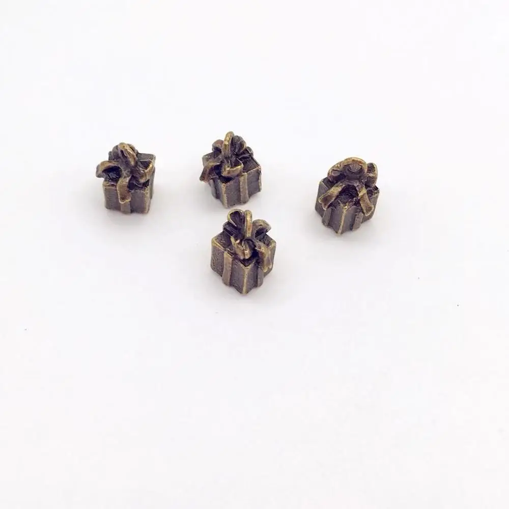 High quality 13 pcs Christmas gift box charms fit DIY handmade necklace earring bracelet charms Jewelry Making
High quality 13 pcs Christmas gift box charms fit DIY handmade necklace earring bracelet charms Jewelry Making