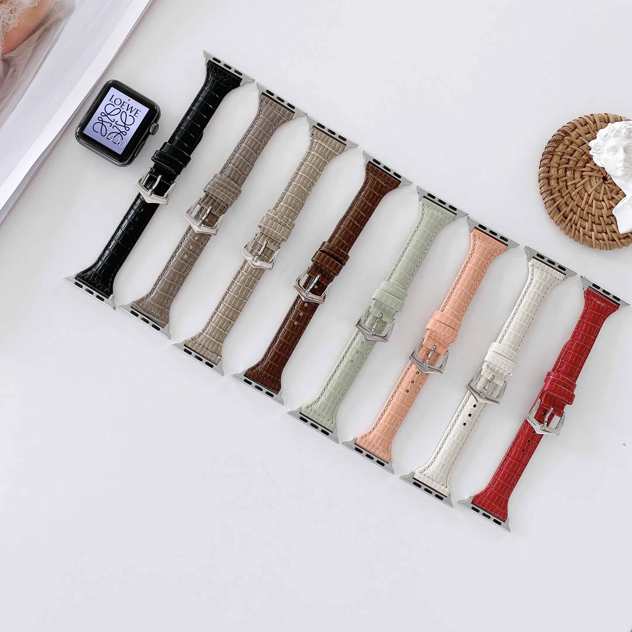 

Leather strap For Apple Watch 6 SE 5 4 3 2 1 band women girl Bracelet for iwatch series 6 5 SE 44mm 42mm 38mm 40mm watch strap
