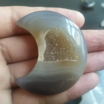 A Natural stones and crystals cristal tThe shape of the moon agate crystal cluster home decor palm stone very beautifulThe
A Natural stones and crystals cristal tThe shape of the moon agate crystal cluster home decor palm stone very beautifulThe