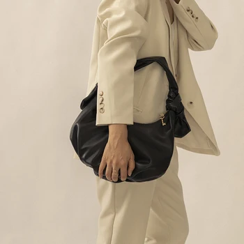 New brand Elegant Underarm package creative design knotte bag casual PU soft leather shoulder bag ins ladies pillow bag Handbags 
New brand Elegant Underarm package creative design knotte bag casual PU soft leather shoulder bag ins ladies pillow bag Handbags