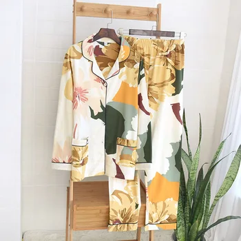 Elegant Women's pajama sets green yellow color with digital flowers printed high quality brief sweet pyjamas for ladies
Elegant Women's pajama sets green yellow color with digital flowers printed high quality brief sweet pyjamas for ladies