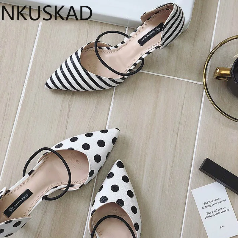 Summer Polka Dot Women Sandals Pointed Toe Women Stripe 6cm Thin Heel Ladies Slippers Comfortable Slip On Shoes Pumps
Summer Polka Dot Women Sandals Pointed Toe Women Stripe 6cm Thin Heel Ladies Slippers Comfortable Slip On Shoes Pumps