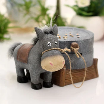 Creative Resin Donkey Pull Mill Model Ashtray Anti-ash Personality Portable Ashtray Windproof Home Decor Gift for Father Friend
Creative Resin Donkey Pull Mill Model Ashtray Anti-ash Personality Portable Ashtray Windproof Home Decor Gift for Father Friend