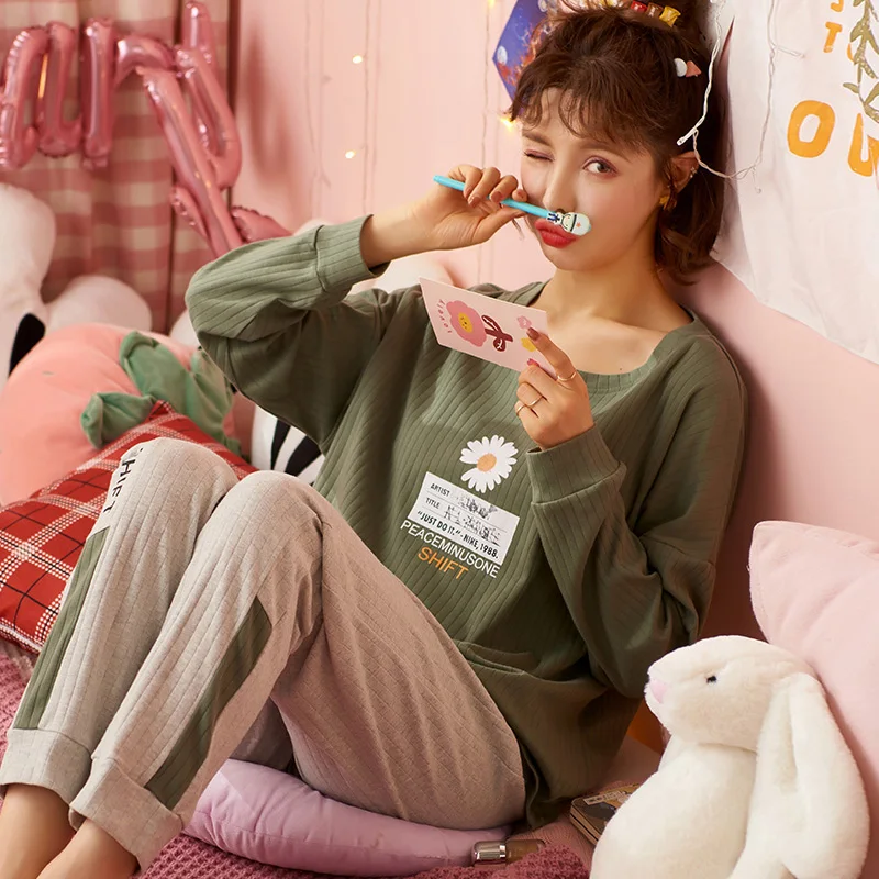 MELIFLE Autumn Green Silk Pajamas Set for Women Winter Cotton Warm Soft Satin Print Sleepwear Atoff Home Korean Lounge Nightwear
MELIFLE Autumn Green Silk Pajamas Set for Women Winter Cotton Warm Soft Satin Print Sleepwear Atoff Home Korean Lounge Nightwear