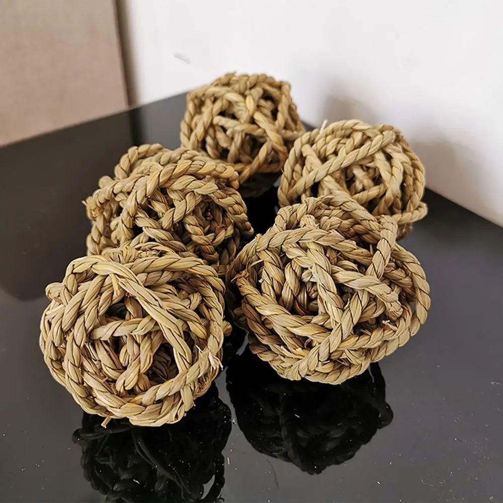 Natural Grass Ball with Bell Small Pets Chew Toys for Rabbit Hamster Guinea Pig for Tooth Cleaning Supplies 7CM N1
Natural Grass Ball with Bell Small Pets Chew Toys for Rabbit Hamster Guinea Pig for Tooth Cleaning Supplies 7CM N1