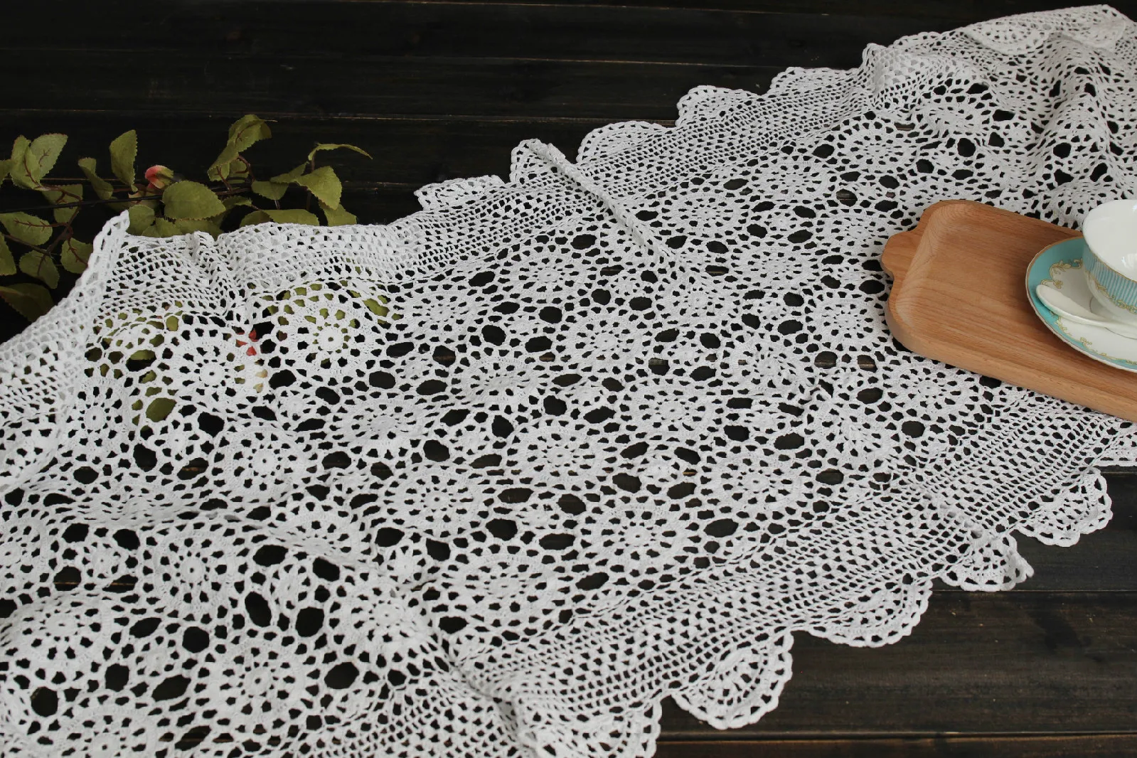 Retro hand-made single hand crochet hook plate pad bedside table cover sofa armrest towel piano cover
Retro hand-made single hand crochet hook plate pad bedside table cover sofa armrest towel piano cover