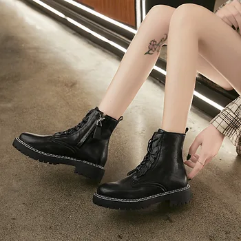 Low with autumn and winter brand designer solid color Martin boots with a tube in the casual wild leather boots tooling
Low with autumn and winter brand designer solid color Martin boots with a tube in the casual wild leather boots tooling