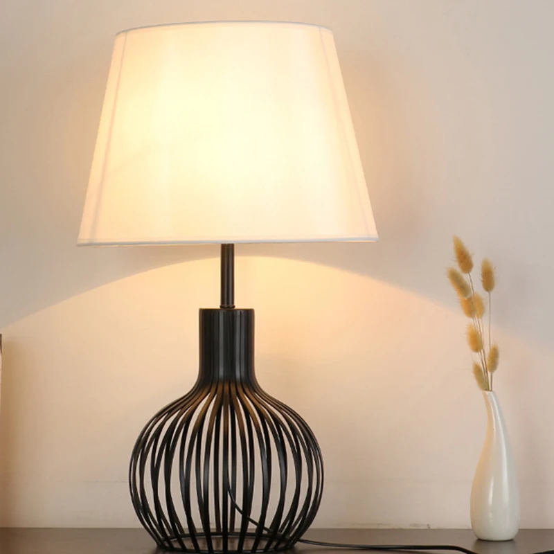 3-12W Modern Wrought Iron Led Table Lamp Cloth Cover Lamp E27 Bulb Reading Lamp Vase Table Lamp EU Plus
3-12W Modern Wrought Iron Led Table Lamp Cloth Cover Lamp E27 Bulb Reading Lamp Vase Table Lamp EU Plus