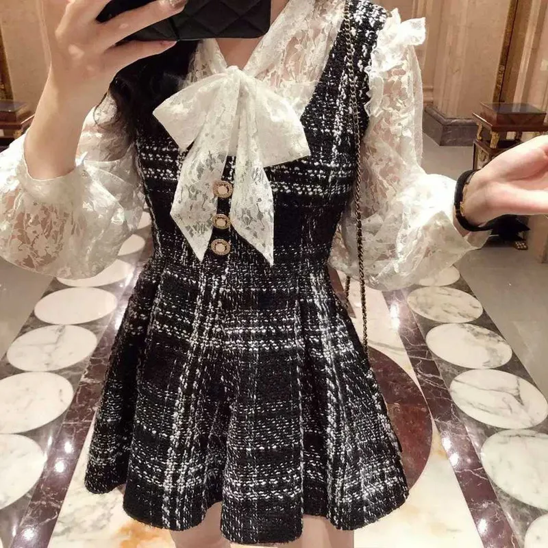 Sweet A-line Tweed Plaid Short Vest Romper 2019 Autumn Winter Women Bow Collar Lace Shirt Top + Tank Pearl Button Mini Jumpsuit
Sweet A-line Tweed Plaid Short Vest Romper 2019 Autumn Winter Women Bow Collar Lace Shirt Top + Tank Pearl Button Mini Jumpsuit