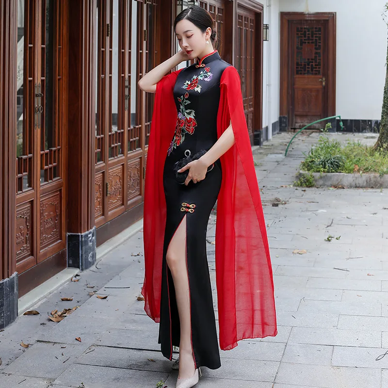 Fashion Embroidery Mermaid Chinese Traditional Dress Cheongsam Women Elegant Qipao Sexy Split Long Oriental Style Evening Dress 
Fashion Embroidery Mermaid Chinese Traditional Dress Cheongsam Women Elegant Qipao Sexy Split Long Oriental Style Evening Dress