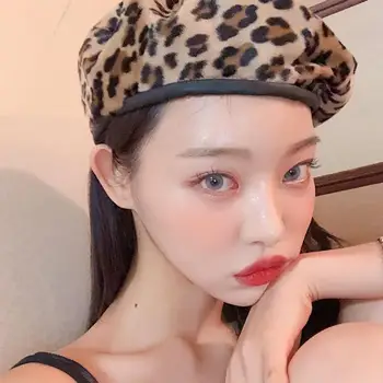 South Korea Dongdaemun Fashion Women Leopard Woolen Faux Leather Splicing Warm Painter Hat Beret Cap octagonal hat Xmas Gift
South Korea Dongdaemun Fashion Women Leopard Woolen Faux Leather Splicing Warm Painter Hat Beret Cap octagonal hat Xmas Gift