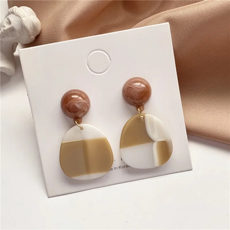 S925 Silver Needle Japanese-style Resin Contrast Color Irregular Caramel of Earrings South Korea Elegant Simple Ear Stud Women's
S925 Silver Needle Japanese-style Resin Contrast Color Irregular Caramel of Earrings South Korea Elegant Simple Ear Stud Women's