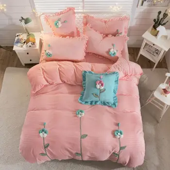 Luxury Winter Velvet Fleece Handmade Flowers Embroidery Bedding set Short Plush Duvet Cover Bed Linen Fitted Sheet Pillowcases
Luxury Winter Velvet Fleece Handmade Flowers Embroidery Bedding set Short Plush Duvet Cover Bed Linen Fitted Sheet Pillowcases