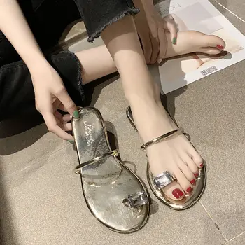2020 New Flat Wild Fashion Rhinestone Sandals Toe-Knob Ping Slippers tao zhi Slippers Female Summer Outer Wear
2020 New Flat Wild Fashion Rhinestone Sandals Toe-Knob Ping Slippers tao zhi Slippers Female Summer Outer Wear