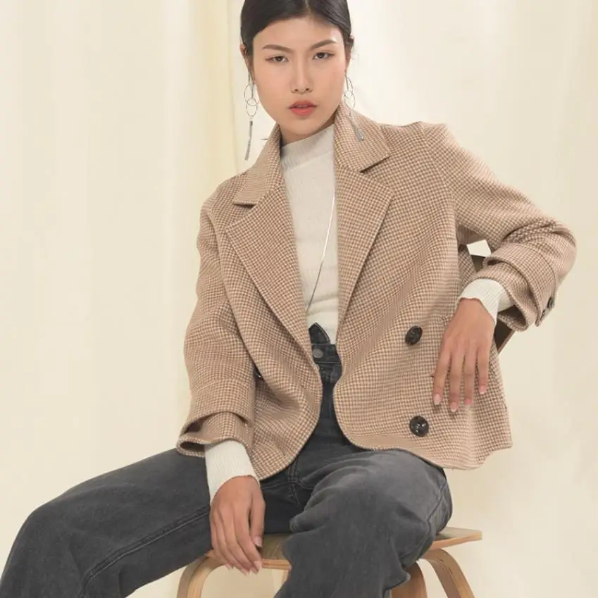 100% wool coat cashmere blends female double breasted short style wool jackets plaid design lapel collar woolen jackets F750
100% wool coat cashmere blends female double breasted short style wool jackets plaid design lapel collar woolen jackets F750