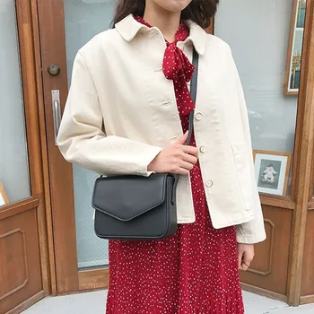 New small Korean ins diagonal cross Hong Kong style retro small square bag simple girl shoulder bag
New small Korean ins diagonal cross Hong Kong style retro small square bag simple girl shoulder bag