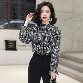 WOMENGAGA 2020 Spring New Patchwork Single-breasted Blouse O-neck Lace Longs-sleeve Causal Loose Fashion Girl Female A329
WOMENGAGA 2020 Spring New Patchwork Single-breasted Blouse O-neck Lace Longs-sleeve Causal Loose Fashion Girl Female A329