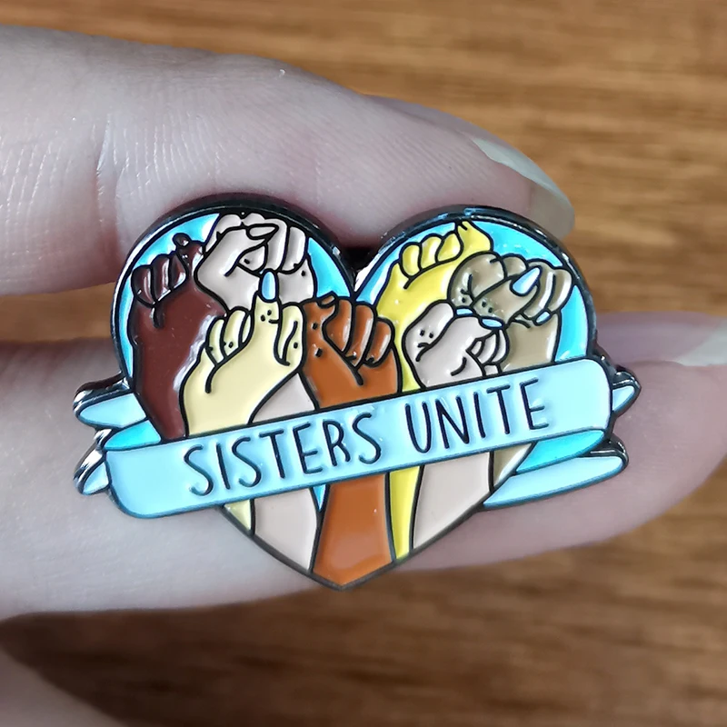 Женщины Power Sisters объединимся значки феминизма любовь с изображением букв Outstreched