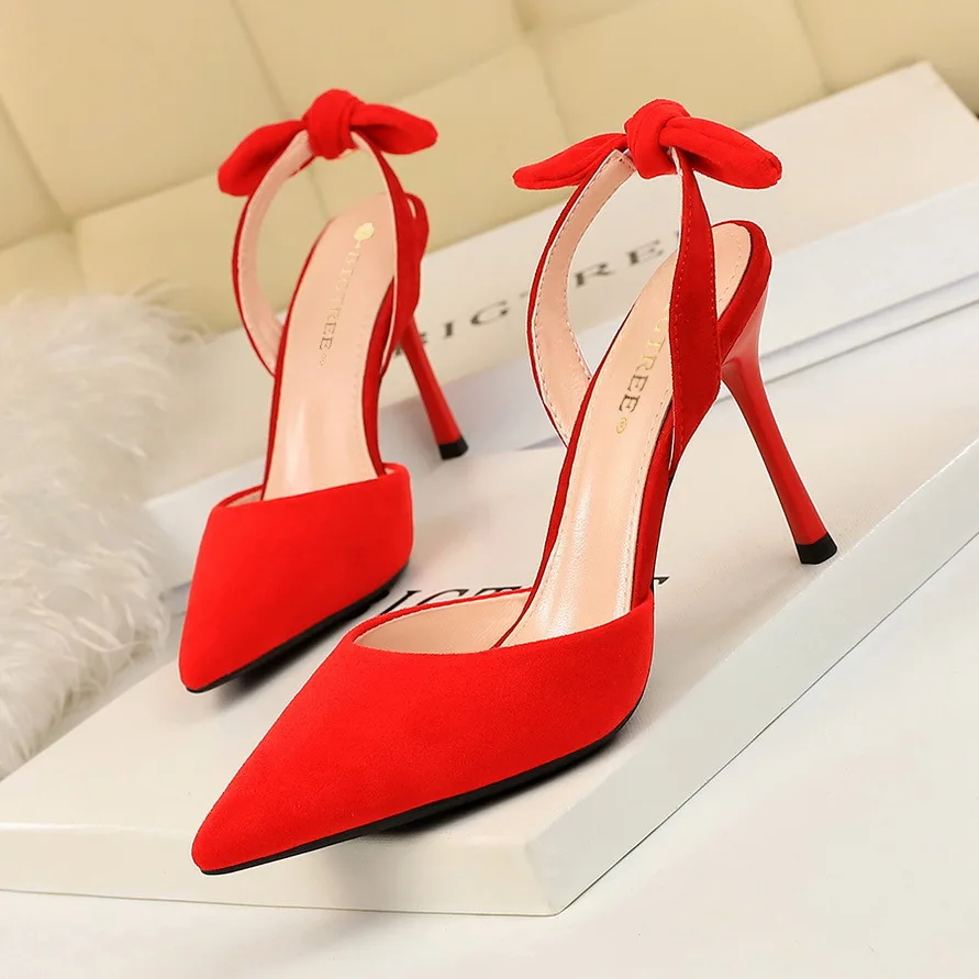 Sandals Closed Heel Velvet Shoes Suit Female Beige Shallow Mouth shoes High Heels Women's Pointed Heeled Stiletto Fashion
Sandals Closed Heel Velvet Shoes Suit Female Beige Shallow Mouth shoes High Heels Women's Pointed Heeled Stiletto Fashion