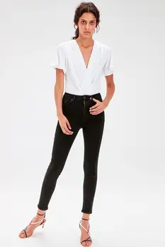 Trendyol Black High Waist Skinny Jeans TWOAW20JE0017
Trendyol Black High Waist Skinny Jeans TWOAW20JE0017