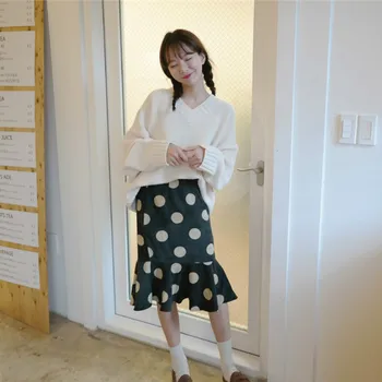 V-neck thick knitted sweater with loose female long sleeve in autumn
V-neck thick knitted sweater with loose female long sleeve in autumn