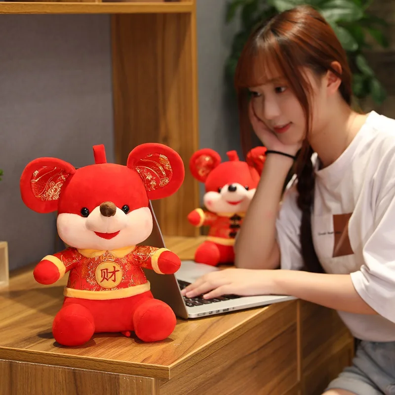 2020 New Year plush mouse year mascot toy plush red blessing mouse Tang suit plush toy Chinese New Year party decoration gift
2020 New Year plush mouse year mascot toy plush red blessing mouse Tang suit plush toy Chinese New Year party decoration gift