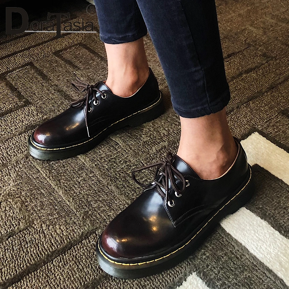 DORATASIA Brand Lady Spring Flats Genuine Leather Dress Flats Women Lace Up Round Toe Retro Casual Office Shoes Woman
DORATASIA Brand Lady Spring Flats Genuine Leather Dress Flats Women Lace Up Round Toe Retro Casual Office Shoes Woman