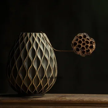 EUROPEAN-STYLE CERAMIC VASE ORNAMENTS MODERN MINIMALIST FASHION LIVING ROOM CREATIVE BLACK TABLE FLORAL FLOWER DECORATION
EUROPEAN-STYLE CERAMIC VASE ORNAMENTS MODERN MINIMALIST FASHION LIVING ROOM CREATIVE BLACK TABLE FLORAL FLOWER DECORATION