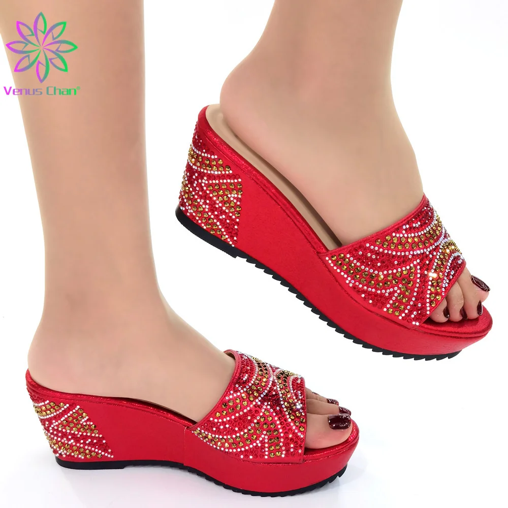 2023 Dew Slippers Summer New Rhinestonc Stiletto Mules Flexible Dew Red Women's Pumps Sexy Pointed Toe Slingbacks Ladies Party
2023 Dew Slippers Summer New Rhinestonc Stiletto Mules Flexible Dew Red Women's Pumps Sexy Pointed Toe Slingbacks Ladies Party