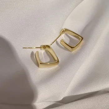 CH-1069 Gold Color Metal Hoop Earrings For Women Circle Square Shape Geometric Earrings 2020 Trendy New Fashion pendientes
CH-1069 Gold Color Metal Hoop Earrings For Women Circle Square Shape Geometric Earrings 2020 Trendy New Fashion pendientes