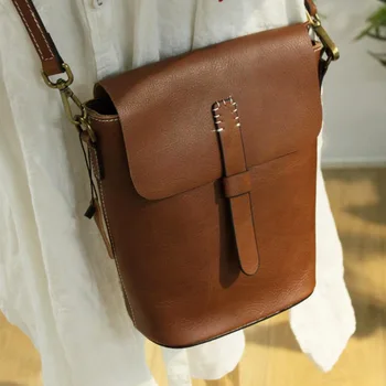New 2020 Early autumn in summer Minimalist Fashion trend Diagonal bag Imported first layer cowhide Retro literary bag
New 2020 Early autumn in summer Minimalist Fashion trend Diagonal bag Imported first layer cowhide Retro literary bag