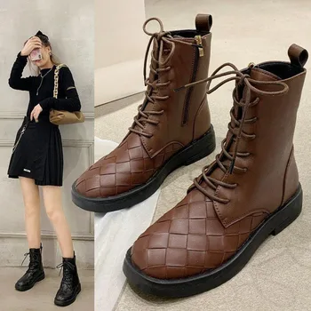 2020 Autumn New Women's Leather Boots Lace-up Flat Bottom Low-top Braided Brown Martin Boots Ladies Fashion All-match Ankle Boot
2020 Autumn New Women's Leather Boots Lace-up Flat Bottom Low-top Braided Brown Martin Boots Ladies Fashion All-match Ankle Boot