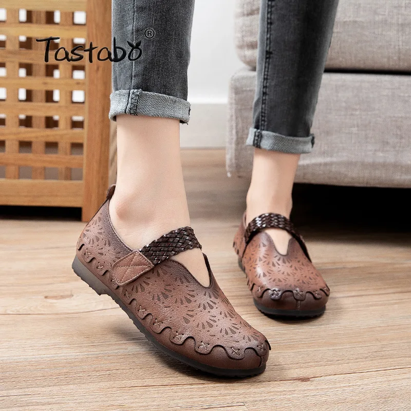 2020 New Flats Women Shoes Retro Genuine Leather Hook & Loop Round Toe Casual Shallow Flower Ladies Shoes 2533
2020 New Flats Women Shoes Retro Genuine Leather Hook & Loop Round Toe Casual Shallow Flower Ladies Shoes 2533