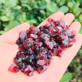 100g raw natural red garnet quartz Stone Crystal Energy gemstone tumbled for gifts
100g raw natural red garnet quartz Stone Crystal Energy gemstone tumbled for gifts