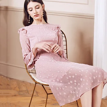 2020 Spring Women's New Waist Waist Thin Temperament Three-dimensional Printing French Round Neck Mid-length Chiffon Dress
2020 Spring Women's New Waist Waist Thin Temperament Three-dimensional Printing French Round Neck Mid-length Chiffon Dress