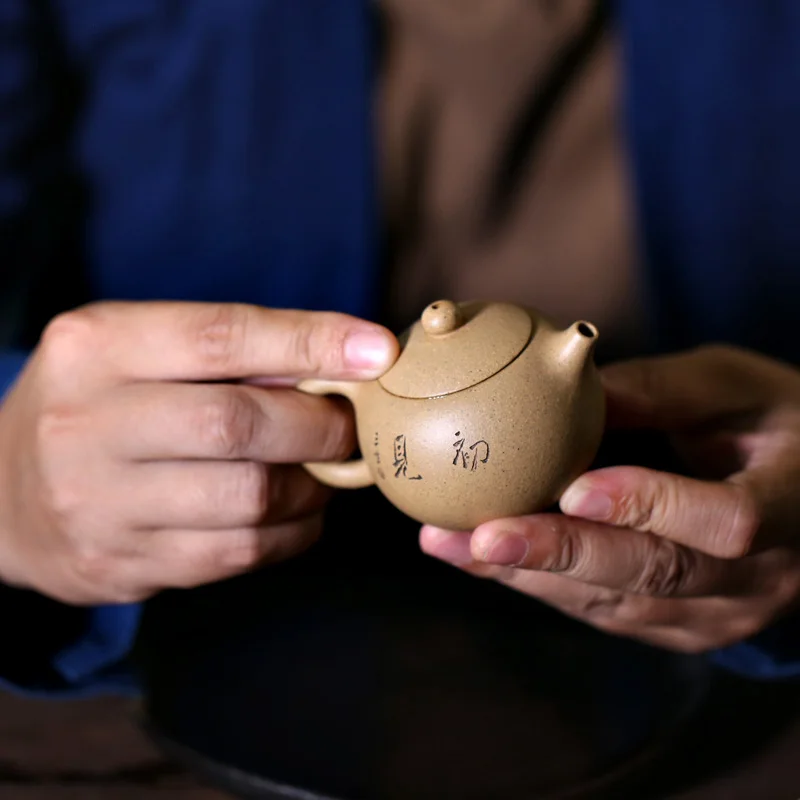★Yishui Yixing purple clay teapot pure handmade Benshan clay tea set tea fighting small Xishi teapot
★Yishui Yixing purple clay teapot pure handmade Benshan clay tea set tea fighting small Xishi teapot