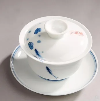 140ML Jingdezhen Sancai Gaiwan Big Size Blue and White Porcelain Tureen Ceramic Tea Strainer Cup Chinese Kung Fu Tea Ceremony
140ML Jingdezhen Sancai Gaiwan Big Size Blue and White Porcelain Tureen Ceramic Tea Strainer Cup Chinese Kung Fu Tea Ceremony