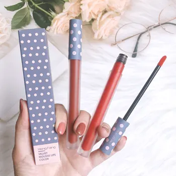 Velvet Mousse Lips Glaze 6 colors Matte Pigment Foggy Lip gloss Waterproof Long lasting Rich color Nude Lips Beauty Cosmetics 
Velvet Mousse Lips Glaze 6 colors Matte Pigment Foggy Lip gloss Waterproof Long lasting Rich color Nude Lips Beauty Cosmetics